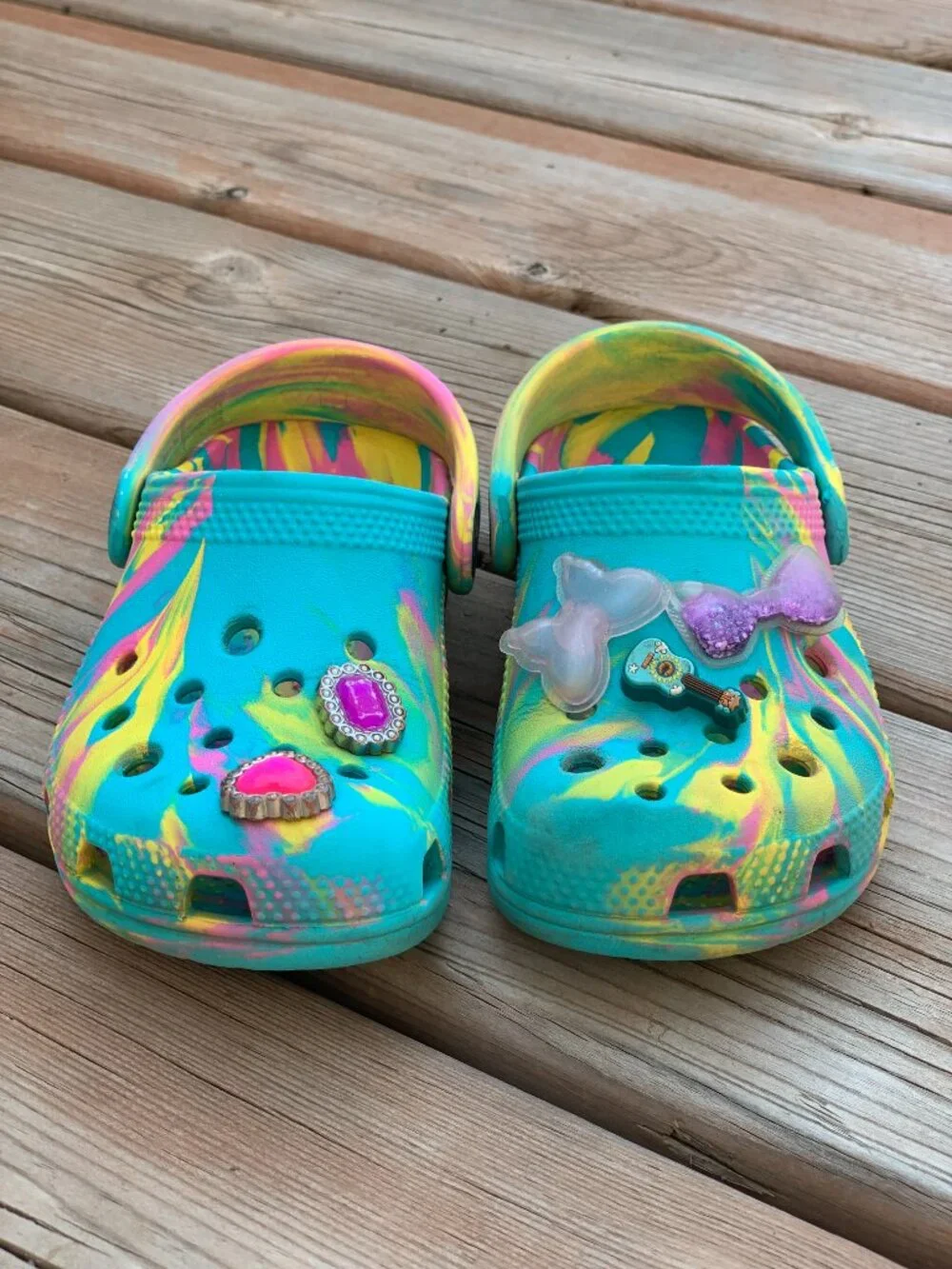 Crocs Clogs Toddler C 10 Classic Marbled Blue Pink Charms Slip On Beach Sandals